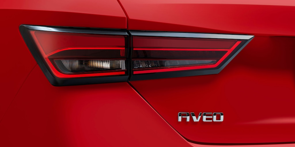 Luces traseras de tu Chevrolet Aveo HB 2025, compacto con faros LED con direccional integrada