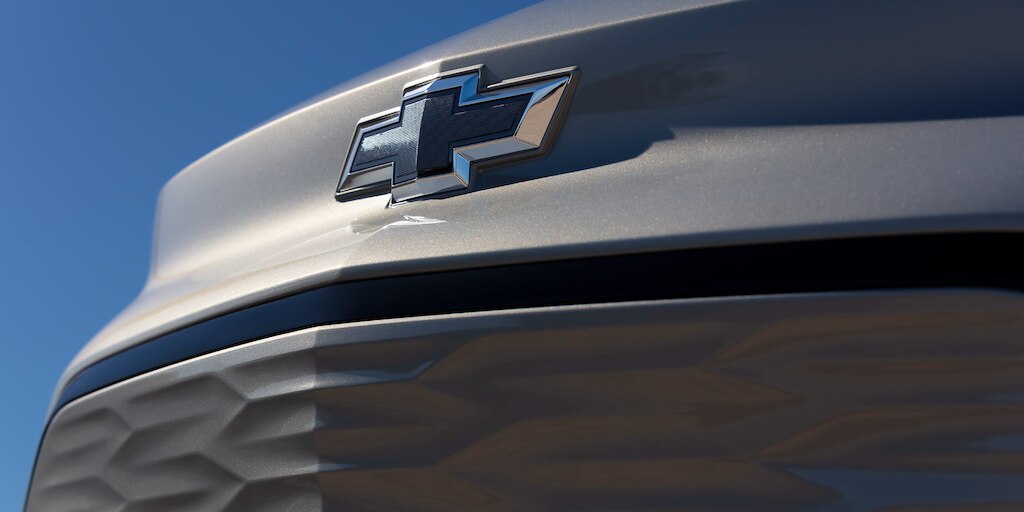 Emblemas Chevrolet en color negro.