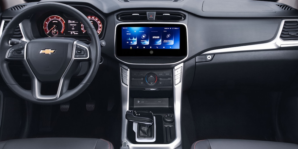 Vista interna S10 Max 2025, tu pickup con sistema de infoentretenimiento Chevrolet