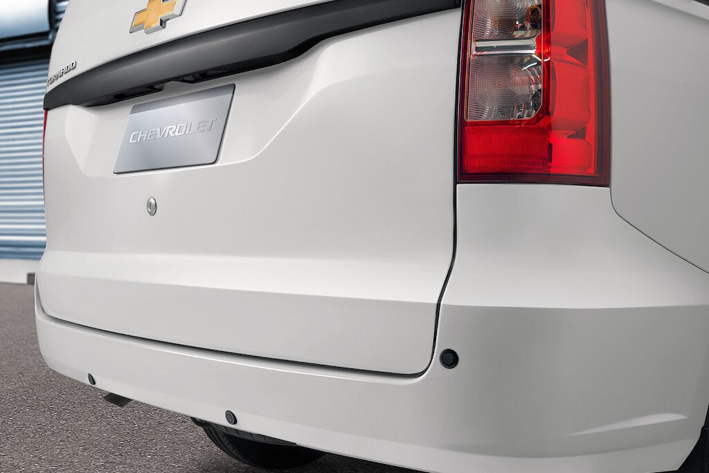 Sensores de reversa para la furgoneta Chevrolet Tornado Van 2023